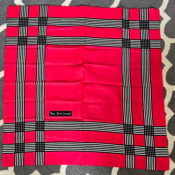 Yves Saint Laurent Fabulous cherry red large scarf, get in the red season! YSL - Picture 2 of 9